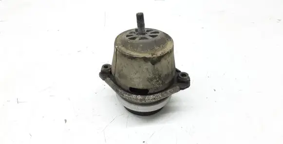 Porsche Cayenne (9PA) Engine mount bracket 94837504901