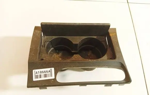 Mazda 6 Cup holder gj6a64361
