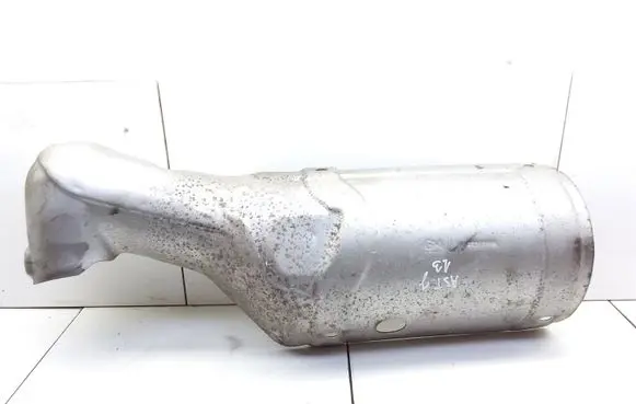 Opel Astra J Heat shield in engine bay 55562918