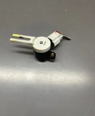 Opel Insignia B Brake pedal sensor switch 13597422 7D18C