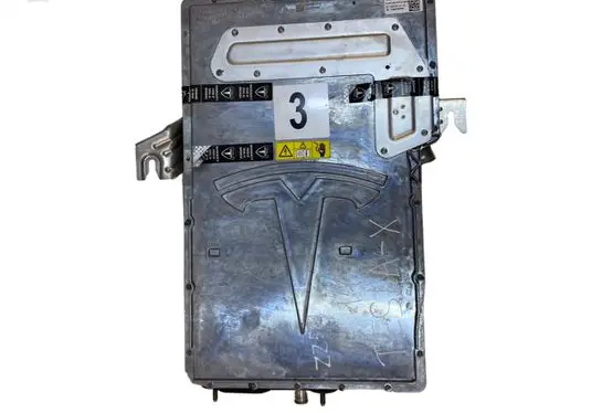 Voltage converter inverter