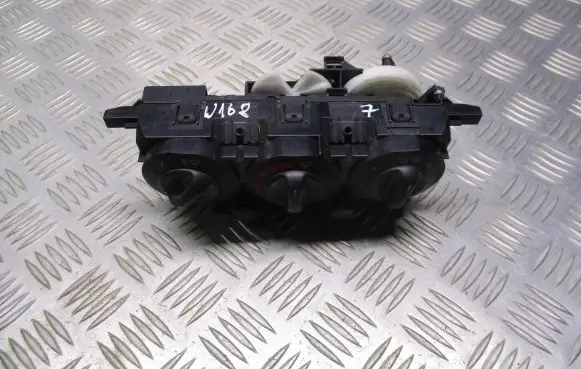 Mercedes-Benz A W168 Interior fan control switch 1688301985
