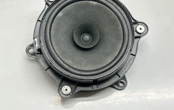 Renault Captur Front door speaker 281569368R 69T799 28156