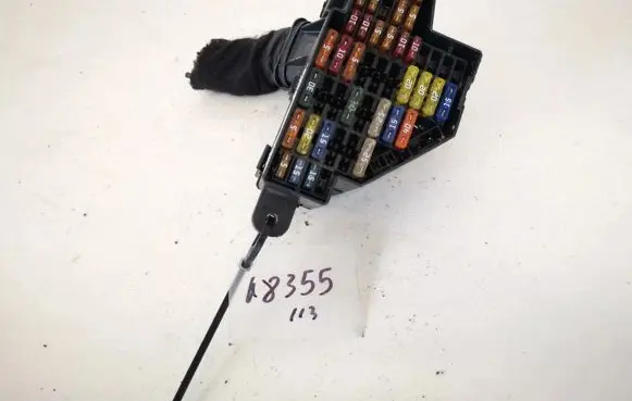 Volkswagen PASSAT B6 Fuse box set