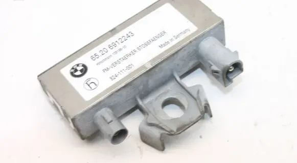 BMW Z4 E85 E86 Aerial antenna amplifier 6912243