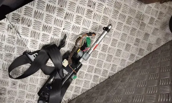 Volvo XC60 Front seatbelt 6152755