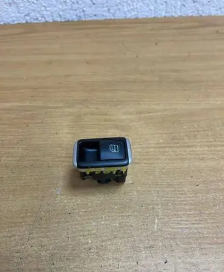 Mercedes-Benz C W204 Electric window control switch A2049058102 F5847