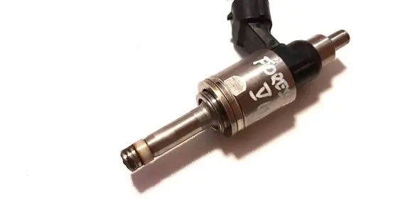 Subaru Forester SK Fuel injector 16611AB040