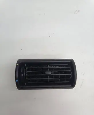 Land Rover Freelander Dash center air vent grill MWC4078