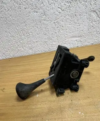 Mercedes-Benz E W124 Gear shifter/selector 2012670905 F1460
