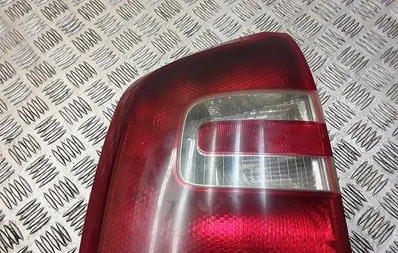 Skoda Octavia Mk2 (1Z) Rear/tail lights 275901