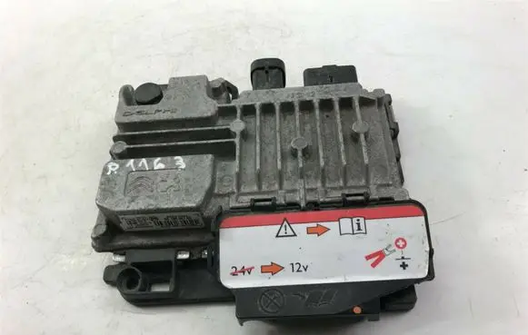 Peugeot 208 Other control units/modules 9819596180 P1163