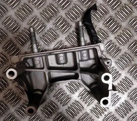 KIA Sportage Engine mounting bracket