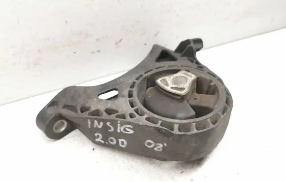 Opel Insignia A Engine mount bracket