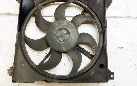 Hyundai XG Radiator cooling fan shroud 4569631