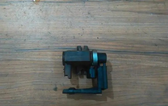 Volvo S40, V40 Turbo solenoid valve 9650098380 70096602
