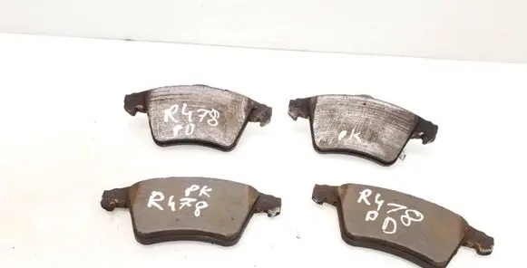 Volkswagen Transporter - Caravelle T5 Brake pads (front) 