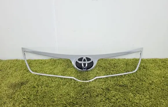 Toyota Avensis T270 Front grill 53100-05120