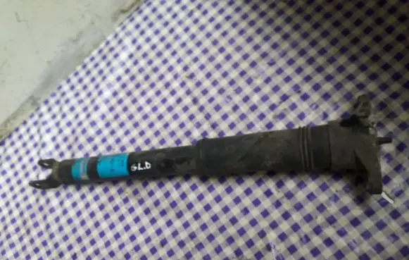 KIA Ceed Rear shock absorber/damper 30J02A