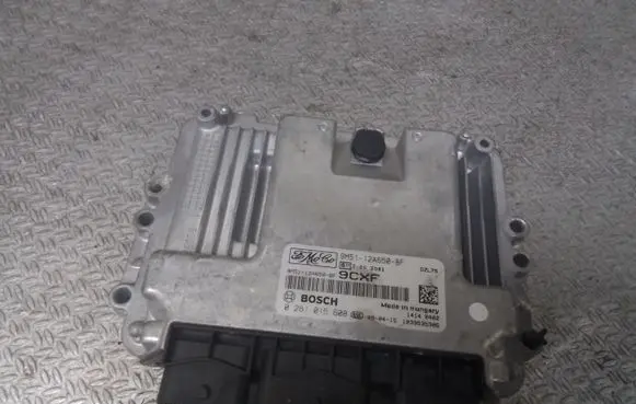 Ford Focus Engine control unit/module 9M5112A650BF 0281015608