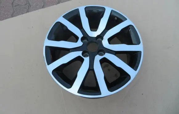 Renault Twingo III R16 alloy rim 