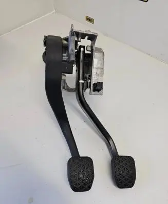 BMW 3 E90 E91 Pedal assembly 42322403