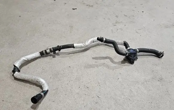Volvo XC90 Engine coolant pipe/hose 31368325