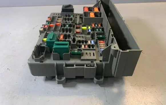 BMW 1 E81 E87 Fuse module 9119446