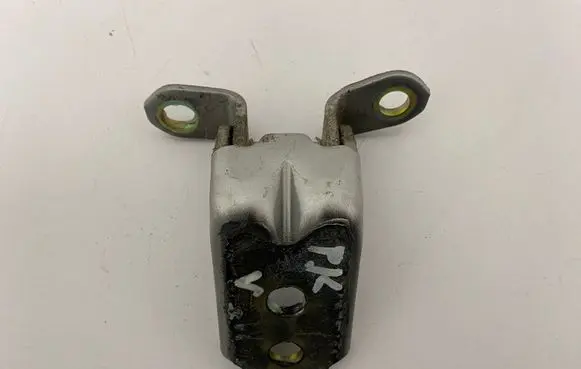 Nissan Murano Z50 Front door upper hinge