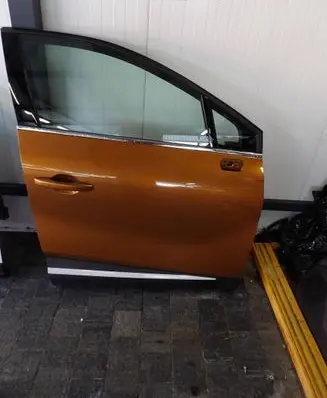 Renault Captur II Front door