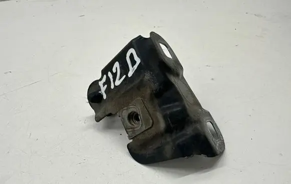 BMW 6 F12 F13 Fender mounting bracket