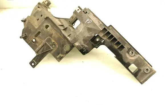Nissan Murano Z50 Headlight/headlamp mounting bracket 