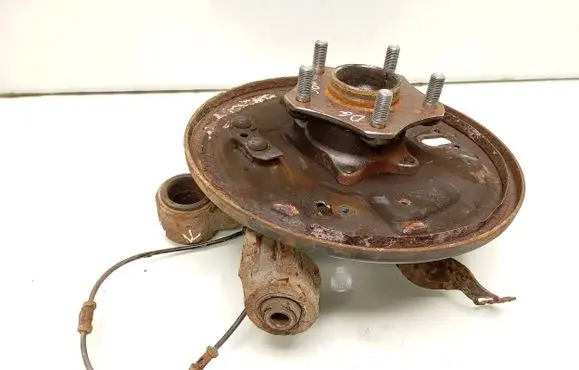 Suzuki Grand Vitara II Rear wheel hub spindle/knuckle 