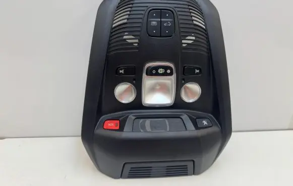 Peugeot 5008 II Front seat light 9814584177