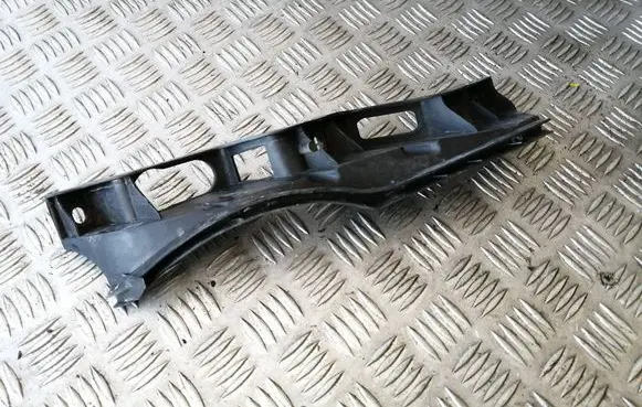 Volkswagen PASSAT B6 Front bumper mounting bracket 3C0807889