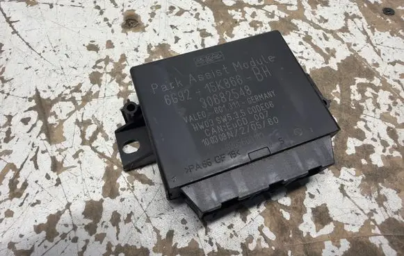 Volvo XC70 Parking PDC control unit/module 30682548