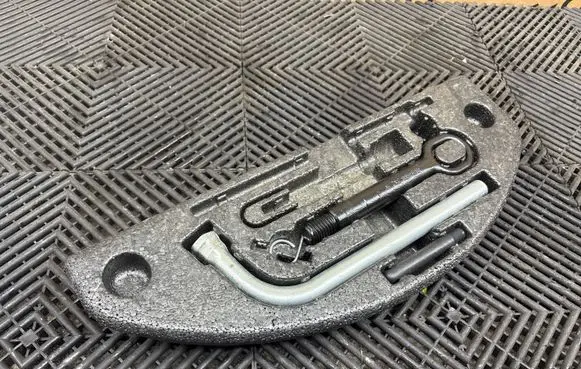 Audi A8 S8 D4 4H Tool box 4H0012110
