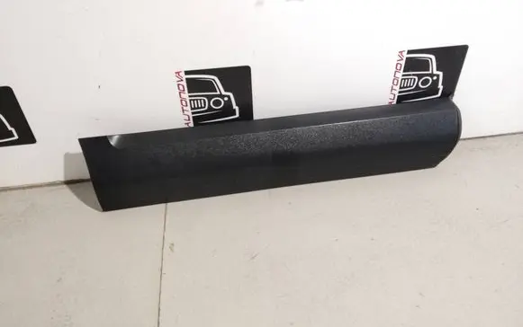 Volkswagen Touareg I Rear door trim (molding) 7L6839788