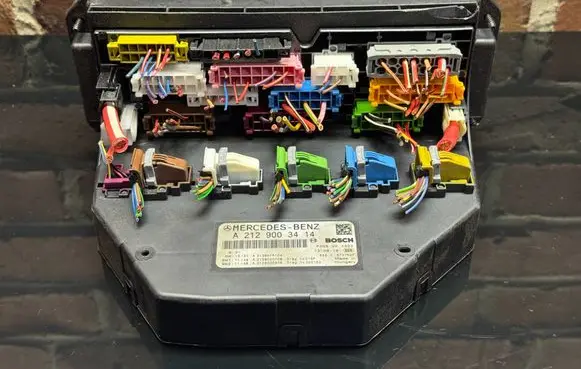 Mercedes-Benz E W212 SAM control unit A2129003414 A2129020706 A2129015104