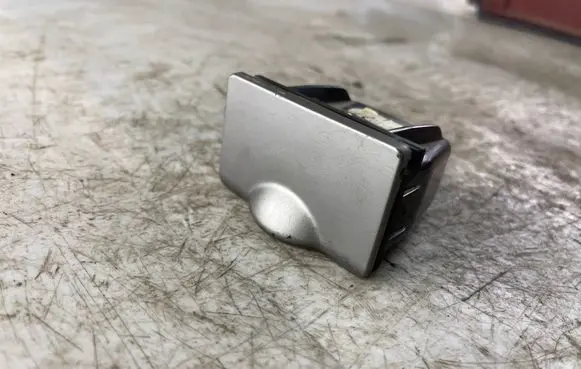 Nissan Navara D40 Rear door ashtray 96520eb360