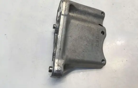 BMW 2 F44 Engine mounting bracket 8511299