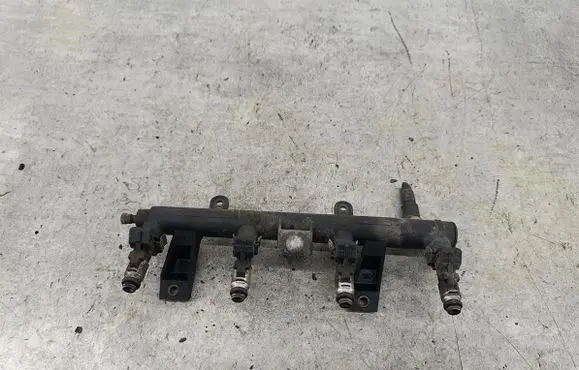 Peugeot 206 Fuel main line pipe 9628982980