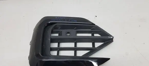 Volkswagen Touareg III Front bumper lower grill 760853665A 760854661