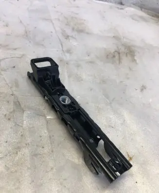 Audi Q3 F3 Seat belt adjustment rail 4m0857819