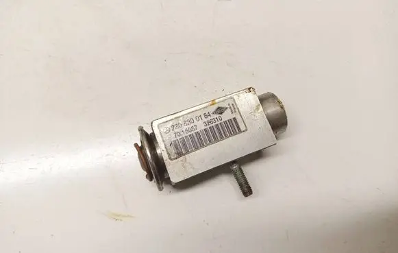 Mercedes-Benz E W211 Air conditioning (A/C) expansion valve 2308300184 7015087