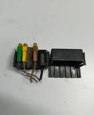 Peugeot 308 Relay mounting block 