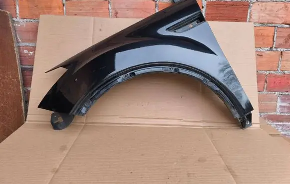 Ford Kuga I Fender 8V4116016A