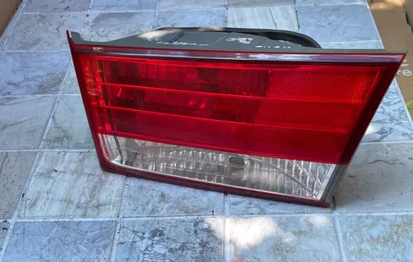 Hyundai Sonata Tailgate rear/tail lights 924043K0