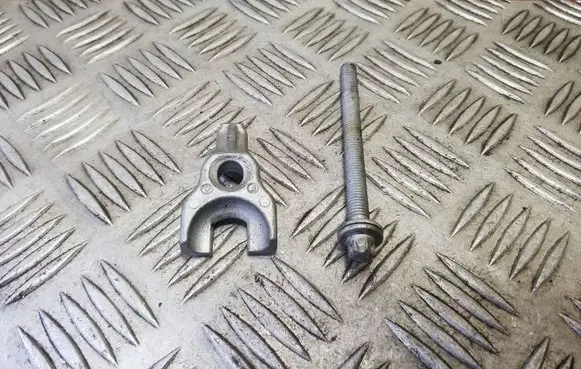 BMW 5 GT F07 Fuel Injector clamp holder