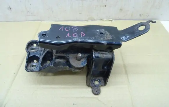 Toyota Aygo AB40 Engine mount bracket